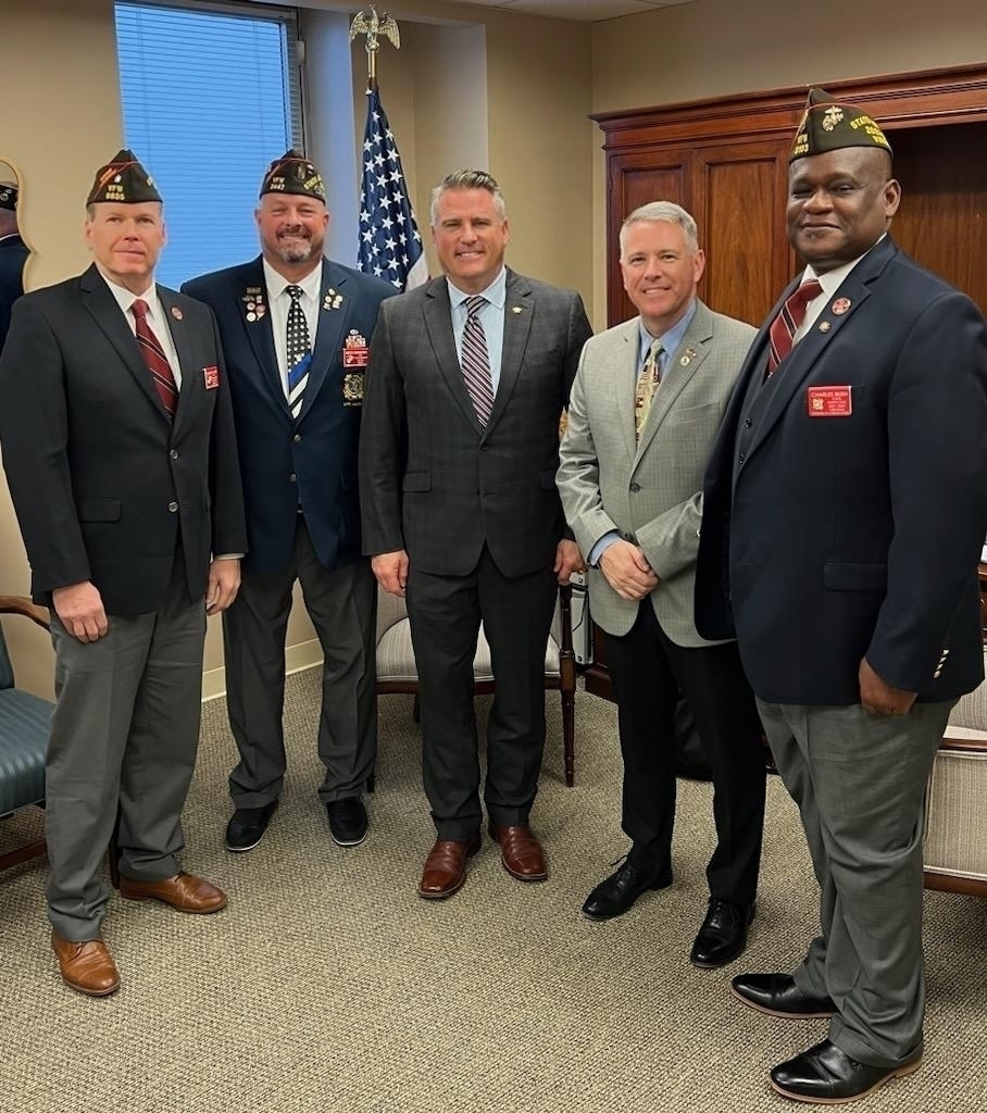 ReevesVA's tweet photo. Meeting with leaders of the Veterans of Foreign Wars Department of Virginia Geoff Lyster, Mitch Rubenstein Jr, and Charles Bush at the GAB. Gentlemen - thank you for your service, hooah πΊπΈ #brycereeves #resultsnotrhetoric #gopproud28 https://t.co/5xLCIBnRBs