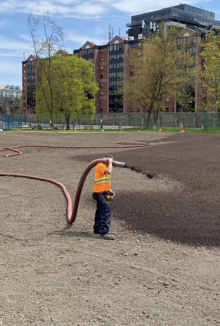 Our Blower Trucks can hold up to 25 cubic yards of #soil and 42 cubic yards of #mulch per load! 🌱 They can also install products up to 14 stories high.

#hermanns #blowertruck #landscaping #landscapedesign #landscapearchitecture #greencities