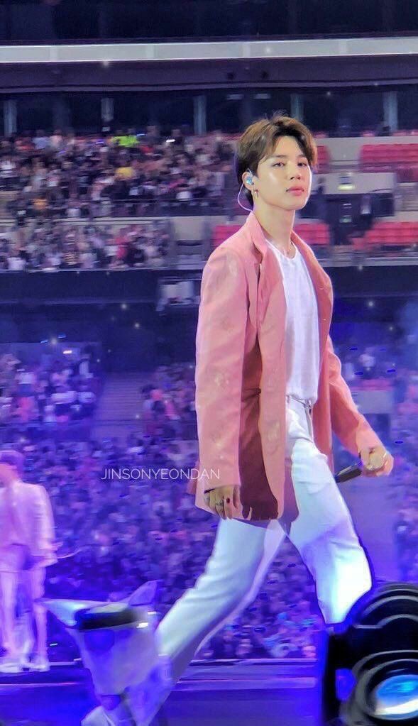 btsconcertss's tweet photo. https://t.co/7FDH8Lof0K