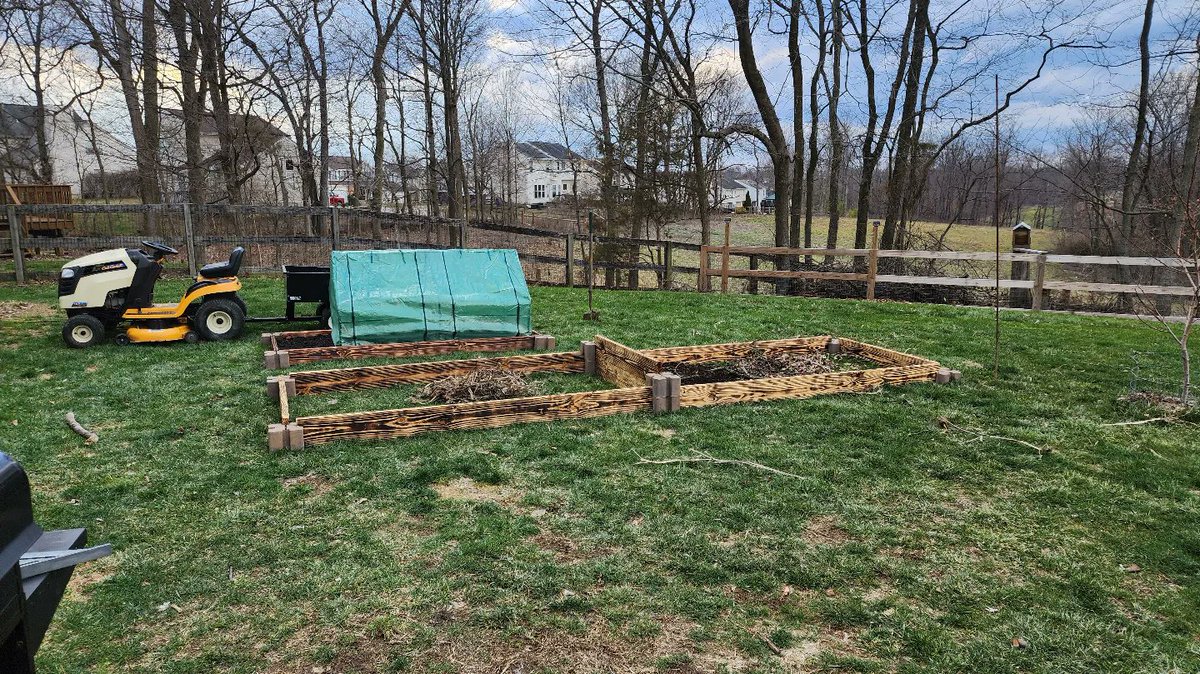 I was busy yesterday, took the 1 raised garden and made 2. So now I have a x2 4x8 8' raised garden and built a 6x3 6' garden and put a greenhouse in it for the planters later on.
#garden #gardening #greenhouse #raisedgardenbeds #raisedbedgarden #LetsGrowTogether