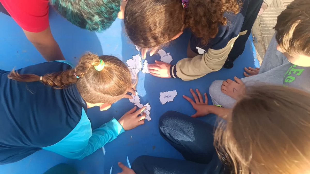 CEIP EMILIO PRADOS (@emiliopradosep) on Twitter photo Día de Andalucía - Gymkana Educación Física 🎳🏃🏼♀️
Durante esta semana estamos celebrando actividades relacionadas con el #DiadeAndalucia. Dentro del área de EF se ha llevado a cabo una gymkana de juegos populares andaluces. Día de Andalucía - Gymkana Educación Física 🎳🏃🏼♀️
Durante esta semana estamos celebrando actividades relacionadas con el #DiadeAndalucia. Dentro del área de EF se ha llevado a cabo una gymkana de juegos populares andaluces.