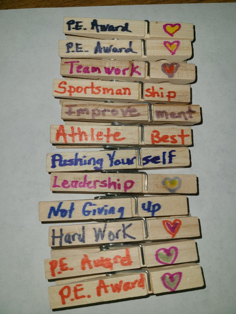 ShellieYoung16's tweet photo. Clipping Good Work in P.E!! https://t.co/rYOhh9yVAW