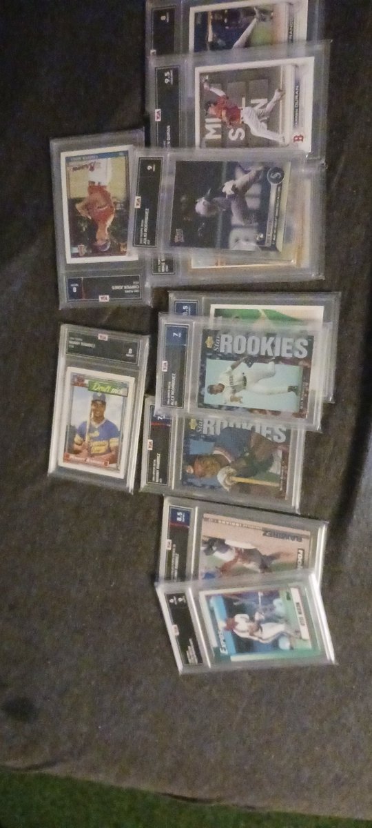 SteveSPORTTalk1's tweet photo. Hey Tweeps getting Closer to @cardcorepodcast  Launch so wanted your feedback so I was thinking about doing two Separate #Giveaways  one  on the Social platforms and one on air  let me know what your thinking and make sure your following @XEVilEddieX @tgacards @boomerjr_nft https://t.co/E5DKMknM6R