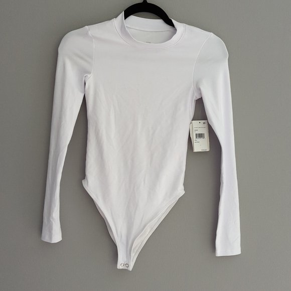 factoryratt3's tweet photo. So good I had to share! Check out all the items I'm loving on @Poshmarkapp #poshmark #fashion #style #shopmycloset #goodamerican #nike #tupperware: https://t.co/n4B1ARlifv https://t.co/Alk2e5NW4Y