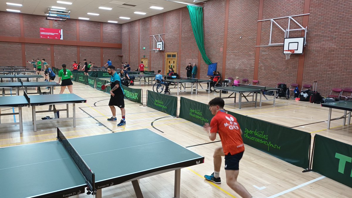 sjenkinsTT's tweet photo. Amazing day in the hall with Dragon,  Aspire, and Performance squads.thanks to the players/volunteers helping out our Dragons squad.  Great to have GB and Para GB coaches/squads in attendance as well @Joshmorgan18 @ryanjenkins_tt @SamSlatterTT @clintsterone #Day1 https://t.co/jLe5XKNetV