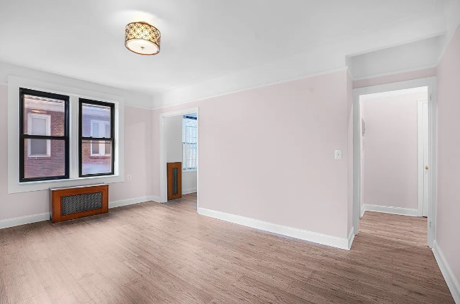 padspinapp's tweet photo. No Fee Jackson Heights, NY Apartment! LG 1BR $2,199 
@padspinapp. Click link to view listing &amp; to book a viewing: https://t.co/7M2E5ZSu6c

#JacksonHeightsApartments
#JHapartments
#JacksonHeightsLiving
#QueensApartments
#NYCapartments
#NYCrentals
#ApartmentHunting https://t.co/KnQkWi4w3R