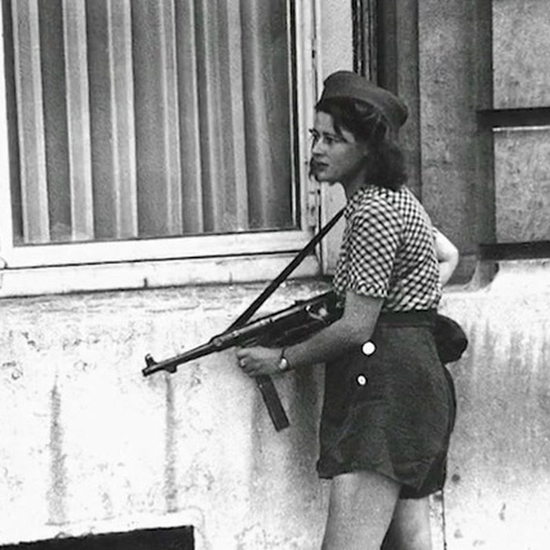 Simone Segouin, Résistante française dès l'âge de 18 ans nous a quitté aujourd'hui à l'âge de 98 ans. Elle était  devenue le symbole vivant  la de la Résistance 🇨🇵. 
🙏 Que la terre lui soit légère