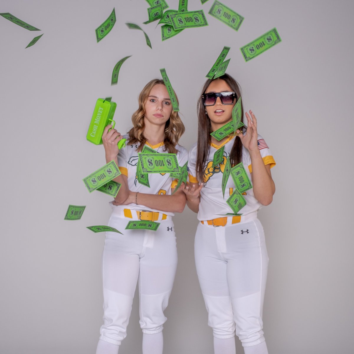 #JacketsGiveBack campaign is live🔰

This program is trending upward &amp; we need your help! 

All donations issued using the link below will go directly to the softball program! Our supporters power the program &amp; we couldn't be more grateful.

Check It Out⬇️
fundraise.givesmart.com/vf/23JGB/BHSUS…