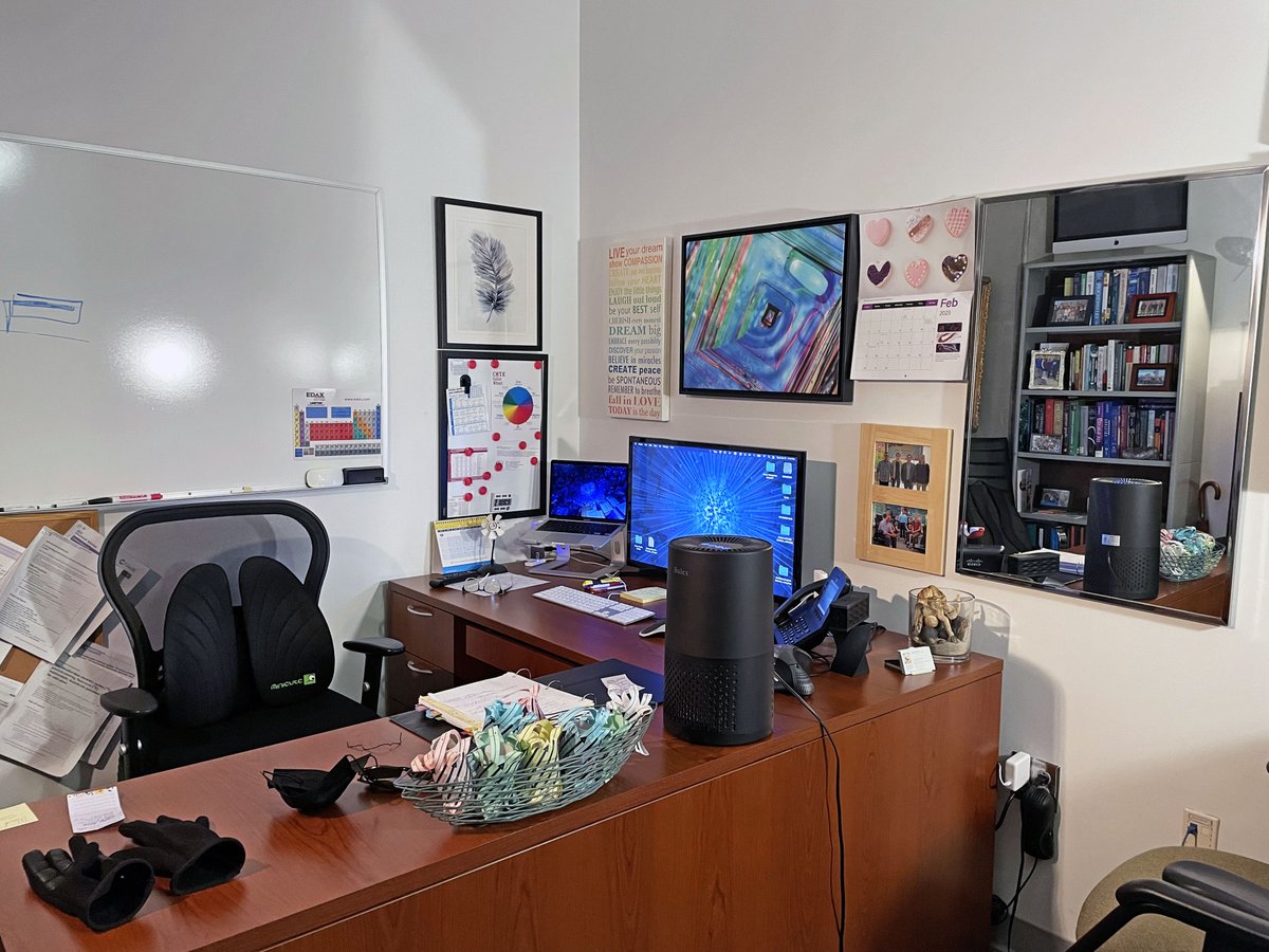 erin_rod_phd's tweet photo. 💡🌟My office lights went out, but I have my Lego Lab set &amp; extra lights!🌟💡
#AspireMemberProgram @ThermoFisher @AspireMembers https://t.co/kpztlT19EV