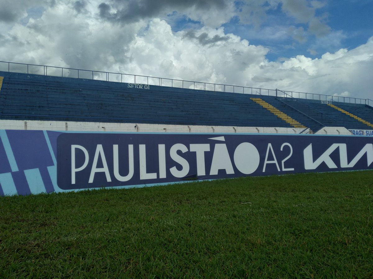 Lemense's tweet photo. Atenção 🔵⚪️

Os ingressos para a partida diante da Ponte Preta voltarão a ser comercializados nesta quarta-feira (22), a partir do 12h e com preço promocional para lotar o Brunão.

Em breve mais informações sobre os pontos de venda.

Pra cima, Zulão!

#Zulãoquerido#Lemense https://t.co/4bAA72w727