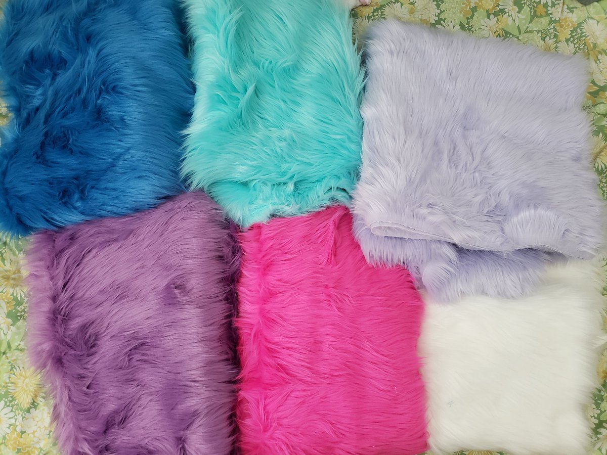 ghostsandgoats's tweet photo. ☆FREE Fursuit Opportunity!!☆
Design me character with these colors (you dont have to use all of them), and you may just get to keep their head ��
Heres how you can win:
♡follow me here!
♡ retweet this tweet!
♡ comment your design below!
Details ⬇️ https://t.co/ZAZ6fJ0B7Y