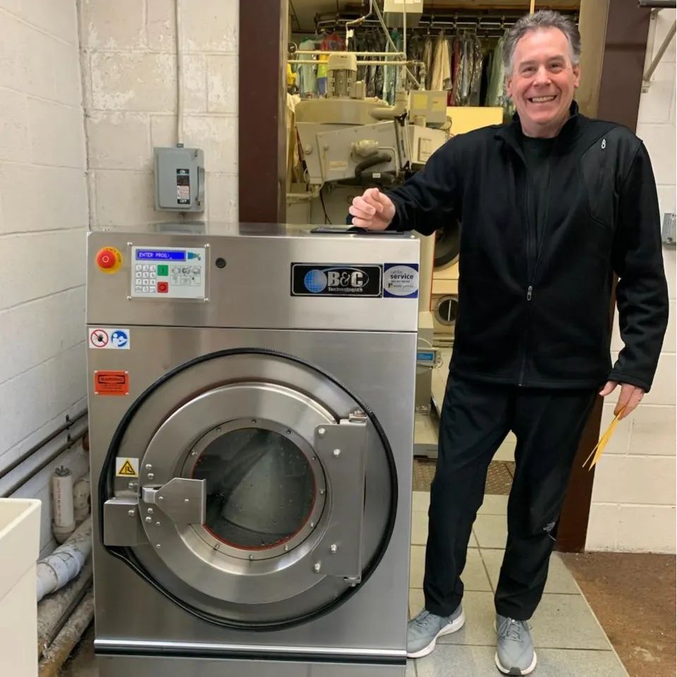 Moore_Services's tweet photo. Russ at Master Cleaners in Berea Ohio cleaned up with a new B&amp;C Technologies washer/extractor from Moore Services. Masterful clothing care requires durable, reliable tools, and B&amp;C delivers just that!
#laundry #reliable #tools #laundrylife #washer #new #… https://t.co/uAZ9xxeEr7 https://t.co/DZr6uUMwc6