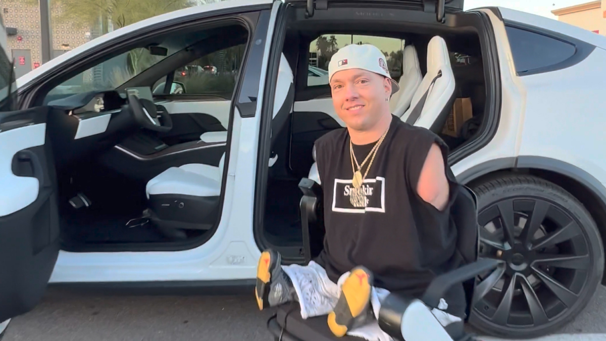 <a href="/elonmusk/">Elon Musk</a> I'm passionate about making the world a more accessible place, and I think <a href="/Tesla/">Tesla</a> could play a big role in that. Would love to discuss how I can help make your vehicles more accessible for people with disabilities like myself. #accessibility #Tesla #LookTeslaNoHands