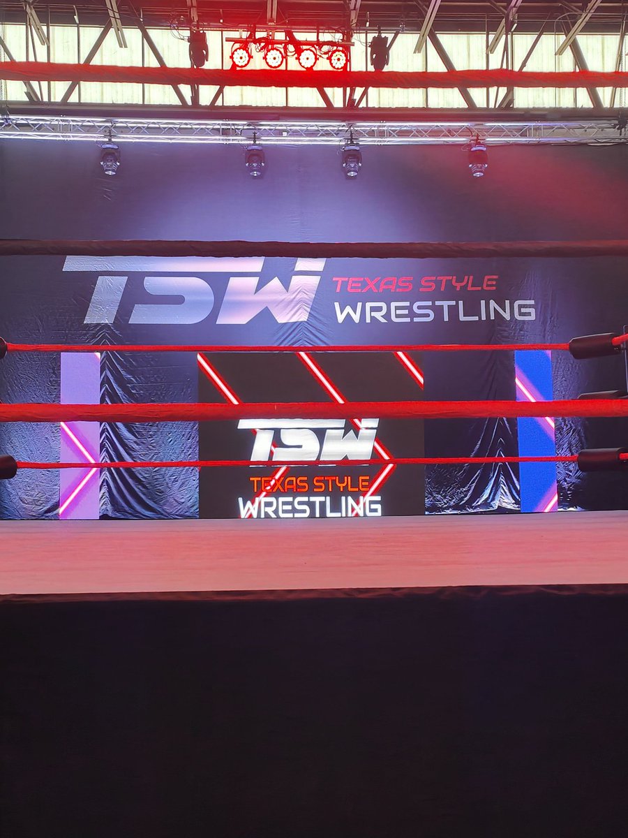 trixilix's tweet photo. Most of the wrestling I see these days is while I'm working at shows. Ive had the best few weeks at @nwa @TexomaPro &amp; @TSWPlus enjoying shows purely as a fan once again.  Loved every minute. Thankful and greatful to have wrestling and good people from wrestling in my life🤍 https://t.co/zRxFm4cvG4