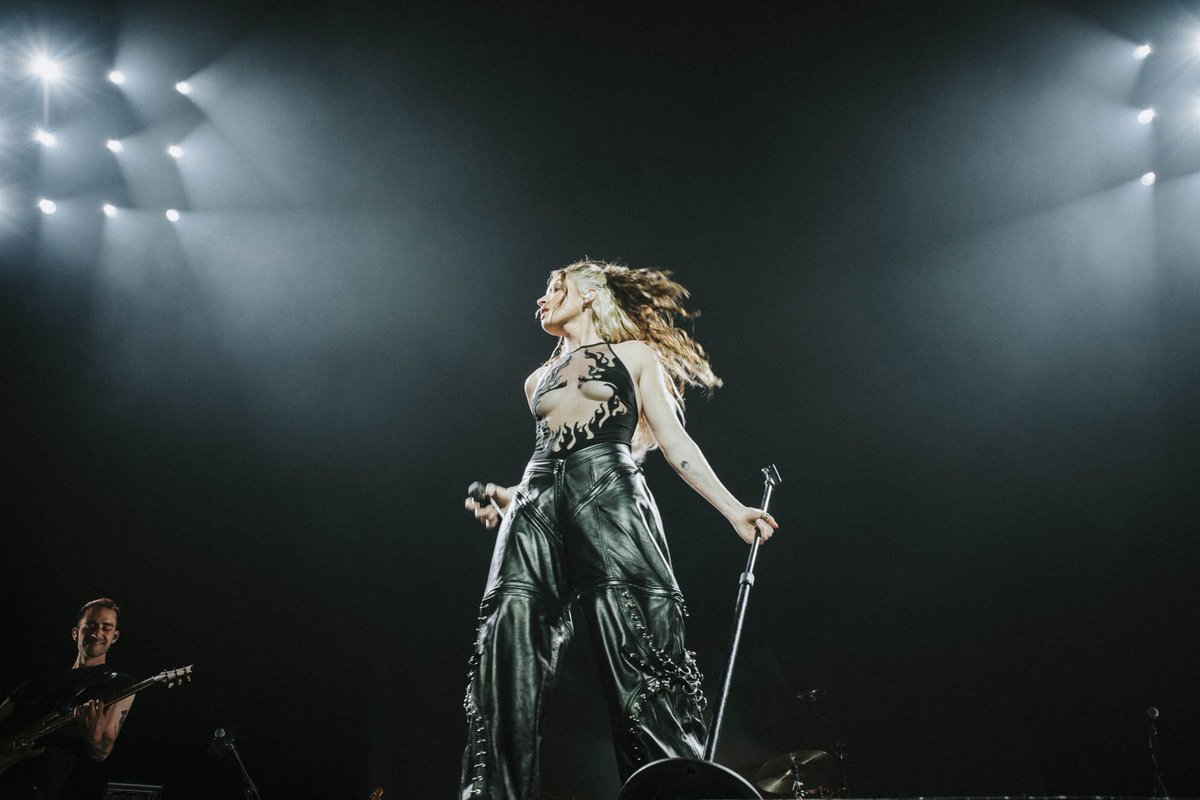findingfletcher's tweet photo. we’re in arenas baby https://t.co/g4o8fqREEX