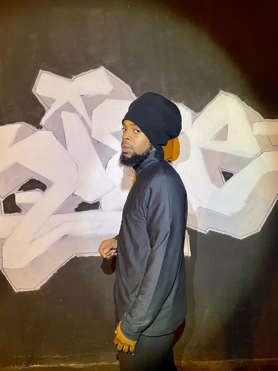 AsherToto's tweet photo. Mieux vaut mourir pour la liberté, plutôt qu'être un prisonnier tous les jours de ta vie.
.
.
.
📷: @danawa.971 @allanwilson8
#totoasher #asher #reggae #artist #reggaemusic #frenchreggae #rasta #rastafari #streetart #graffiti #outfit #paris #france https://t.co/DM8gvxJ9OU