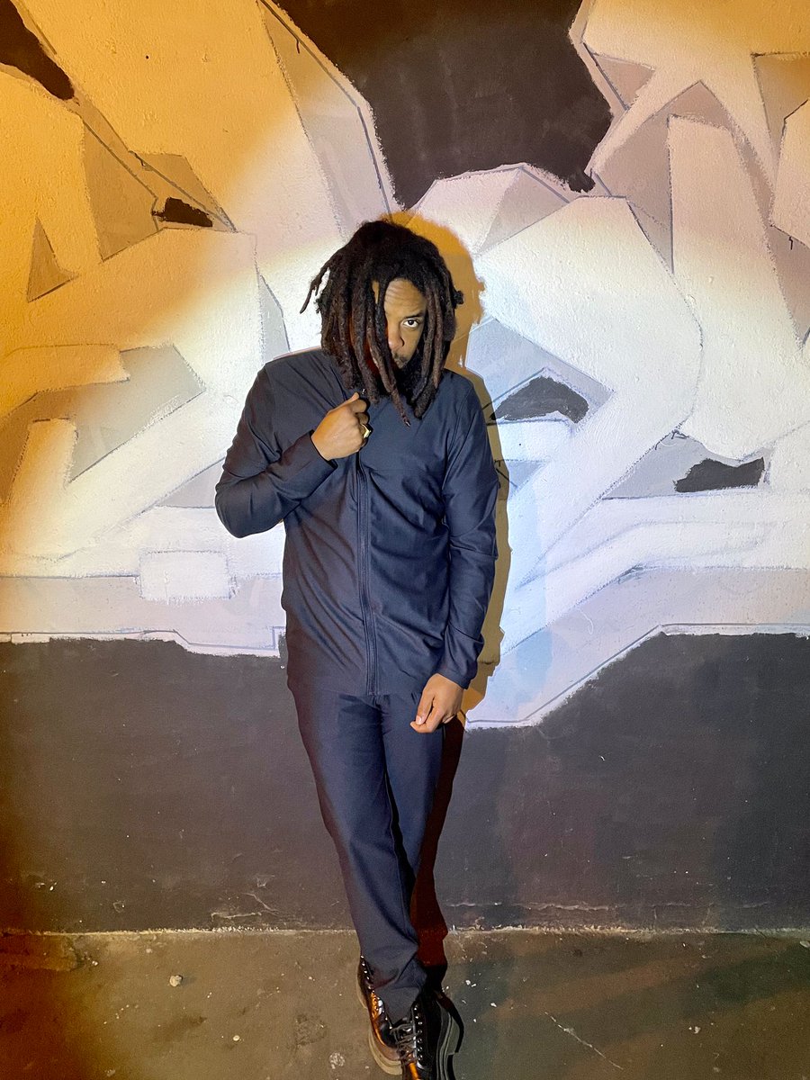 AsherToto's tweet photo. Mieux vaut mourir pour la liberté, plutôt qu'être un prisonnier tous les jours de ta vie.
.
.
.
📷: @danawa.971 @allanwilson8
#totoasher #asher #reggae #artist #reggaemusic #frenchreggae #rasta #rastafari #streetart #graffiti #outfit #paris #france https://t.co/DM8gvxJ9OU