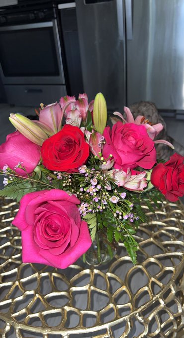 so so beautiful 💕 love being treated like a princess! brb crying https://t.co/6sp7PiKuOX