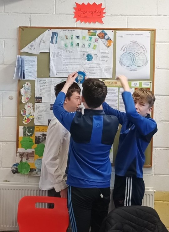 colmhuirecoed's tweet photo. @colmhuirecoed 2nd year students working on their @PDSTie Numeracy Deep Dive where #Maths and #Science are linking together to help students better understand graphing ๐๐โฐโโโโ #excellenceineducation #collaboration #numeracydeepdive #cmcoagobair @TipperaryETB https://t.co/Y6QKbqGVTT