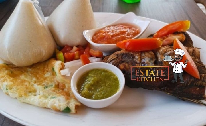 There's always a place that treats you like home.  Visit @EstateKitchen and always enjoy a good meal. 
Banku with Fried Fish, Fried Egg, Vegetable's and Hot Pepper 😋😋

#goodfoodgoodmood 
#EstateKitchen 
#VisitVolta
#Ho
#Alayestreet
#Hubtel