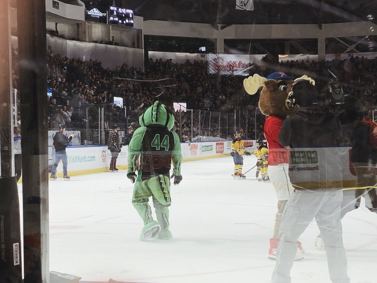GreenRiverCC's tweet image. Looks like Slater had a BLAST at mascot night this past weekend💥

Huge shout out to @seattlethunderbirds for having us! 

Make sure to stay up to date with our calendar so you don’t miss the next game🗓️ greenriver.edu/calendar/