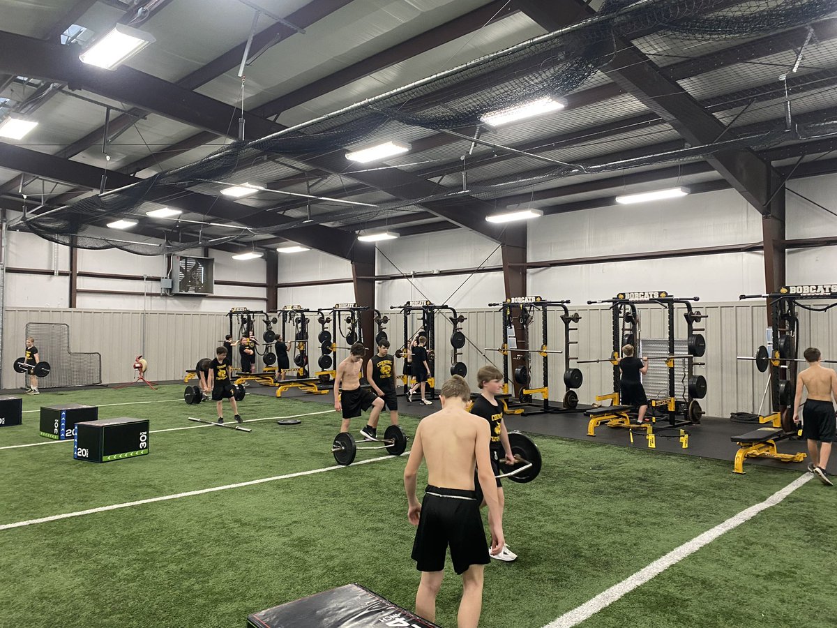 CorningFB's tweet photo. 7th grade putting in the work! https://t.co/b37lV82aum