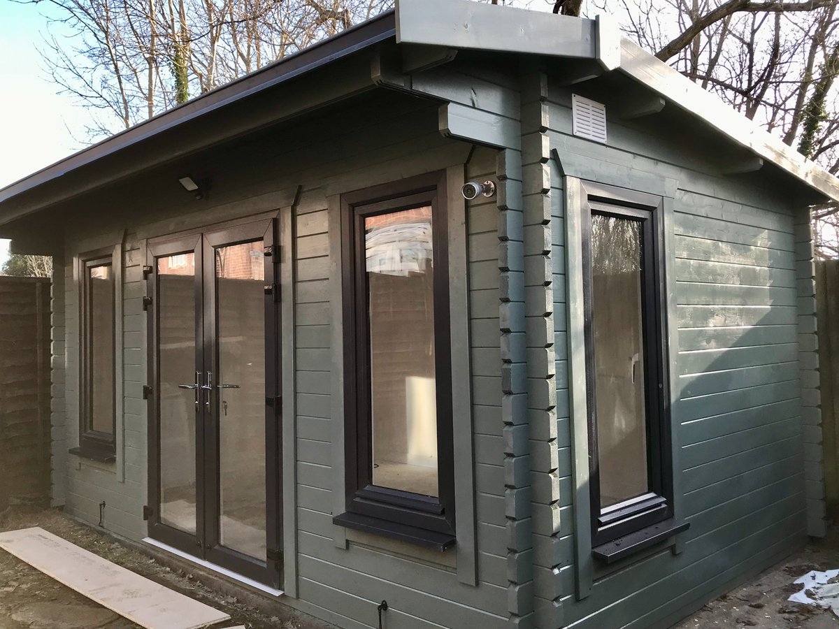 Latest  testimonial for a Southwicks #gardenroom
completed at #Locksheath..southwicks.co.uk/garden-room-te…