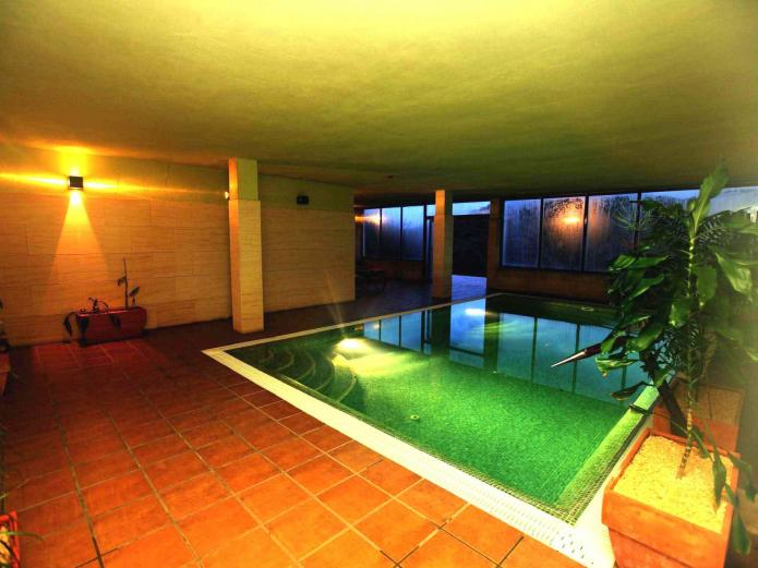 clubrural's tweet photo. ¡Súper experiencia #Rural! #PiscinaClimatizada y #chimenea. 🤽🏼♂️ Además de #jardín, ideal para niños y mascotas. ¿Te lo vas a perder? Haz un tour por el complejo #LaSendadelosEnebros 👉 https://t.co/DDAsu5nIHn
#Clubrural #FelizMartes #Rural #HotelRural #Turismo #TurismoRural https://t.co/i4vFFqCD2L