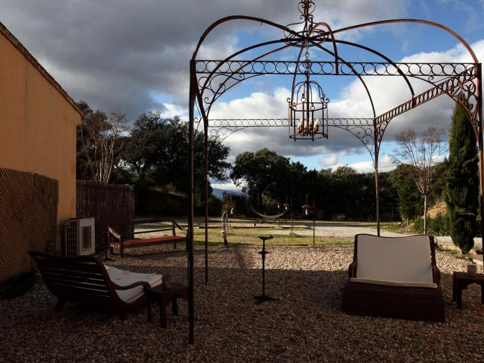 clubrural's tweet photo. ¡Súper experiencia #Rural! #PiscinaClimatizada y #chimenea. 🤽🏼♂️ Además de #jardín, ideal para niños y mascotas. ¿Te lo vas a perder? Haz un tour por el complejo #LaSendadelosEnebros 👉 https://t.co/DDAsu5nIHn
#Clubrural #FelizMartes #Rural #HotelRural #Turismo #TurismoRural https://t.co/i4vFFqCD2L