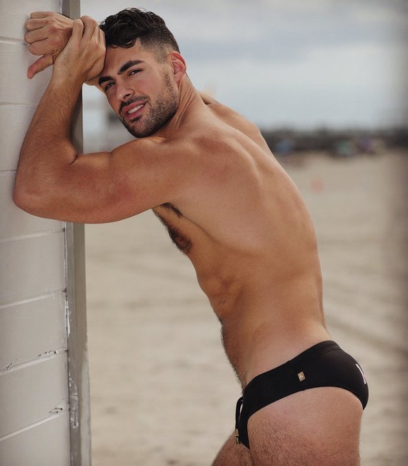 Just keep smiling ❤️🌞😁 https://t.co/ucnY8B11HT