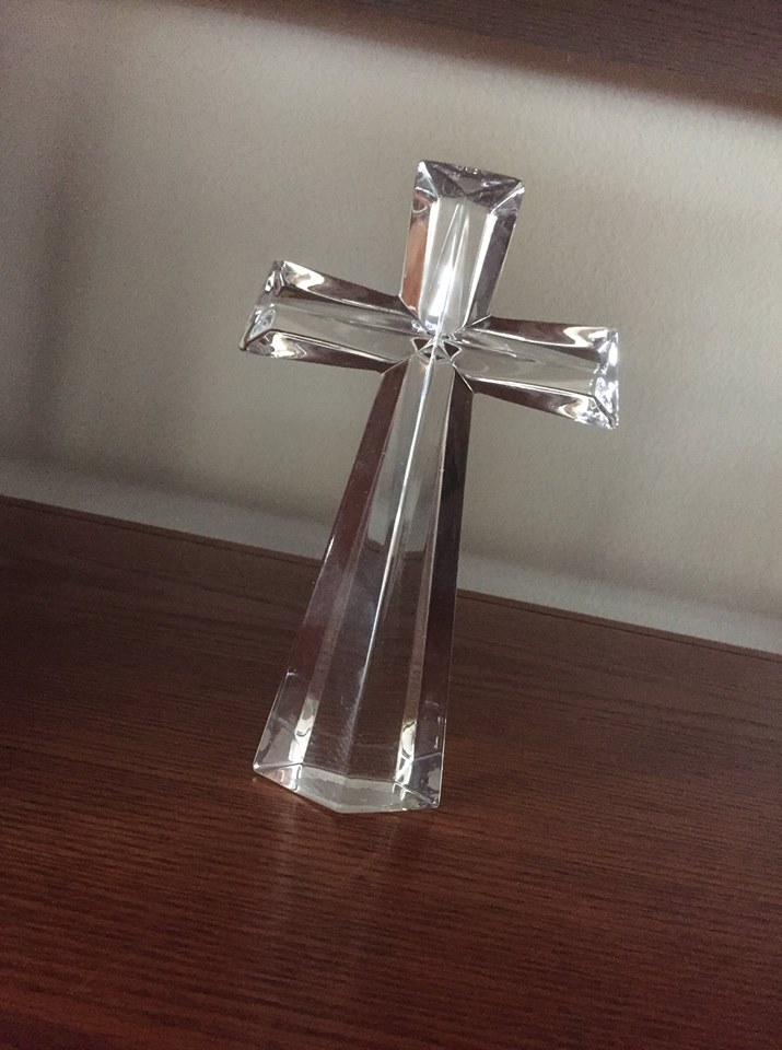 This is one of my favorite crosses I have in my house!   Do you a have a favorite?  Please share with me a pic of one of your favorite crosses!   I'd love to see! 
#BeautyoftheCross