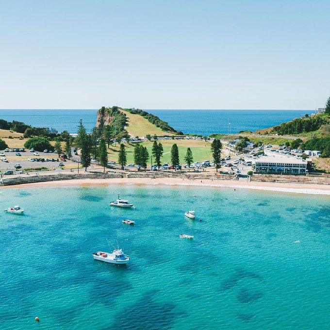 This postcard-perfect scene is brought to you by #Terrigal on @NewSouthWales's Central Coast 💙💙  (📸:<a href="/tag/seeaustralia"class="tags"><span>#seeaustralia</span></a><a href="/tag/comeandsaygday"class="tags"><span>#comeandsaygday</span></a><a href="/tag/terrigal"class="tags"><span>#terrigal</span></a>
