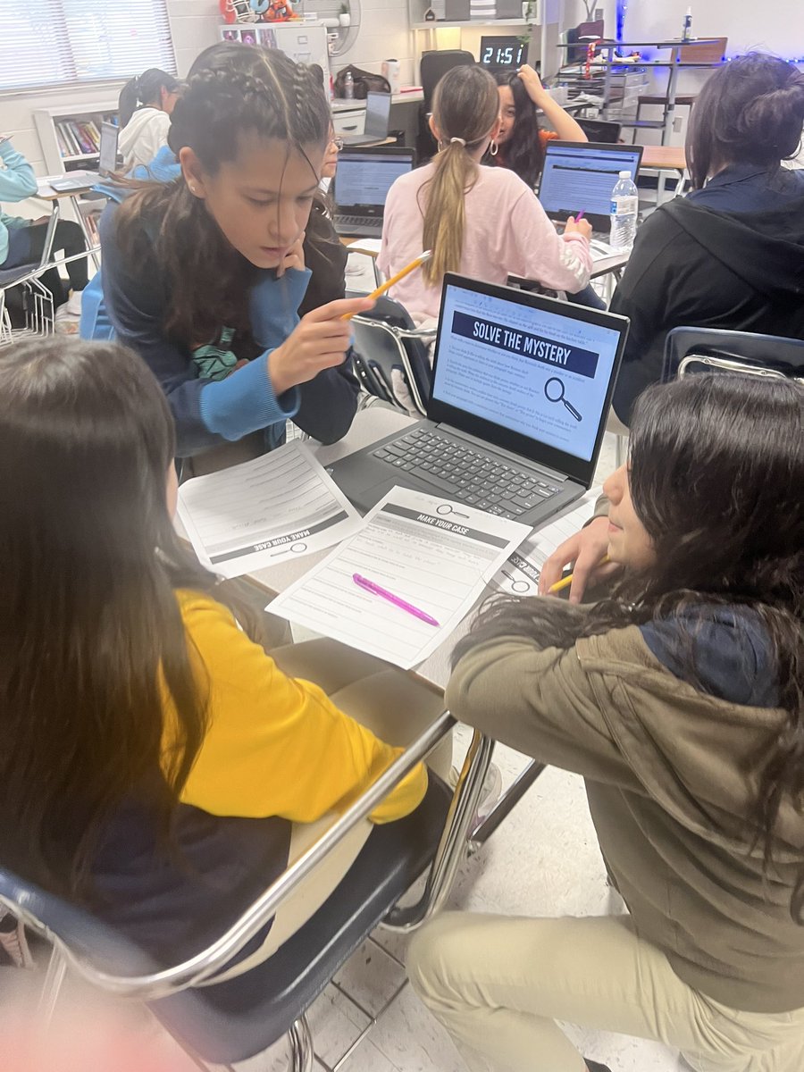 dgloria_srms's tweet image. Our 6th graders are finding reasons and evidence to make their argument strong to solve the murder mystery case @SRidge_MS #TEAMSISD #Generalsconquer #reading #middleschooldays