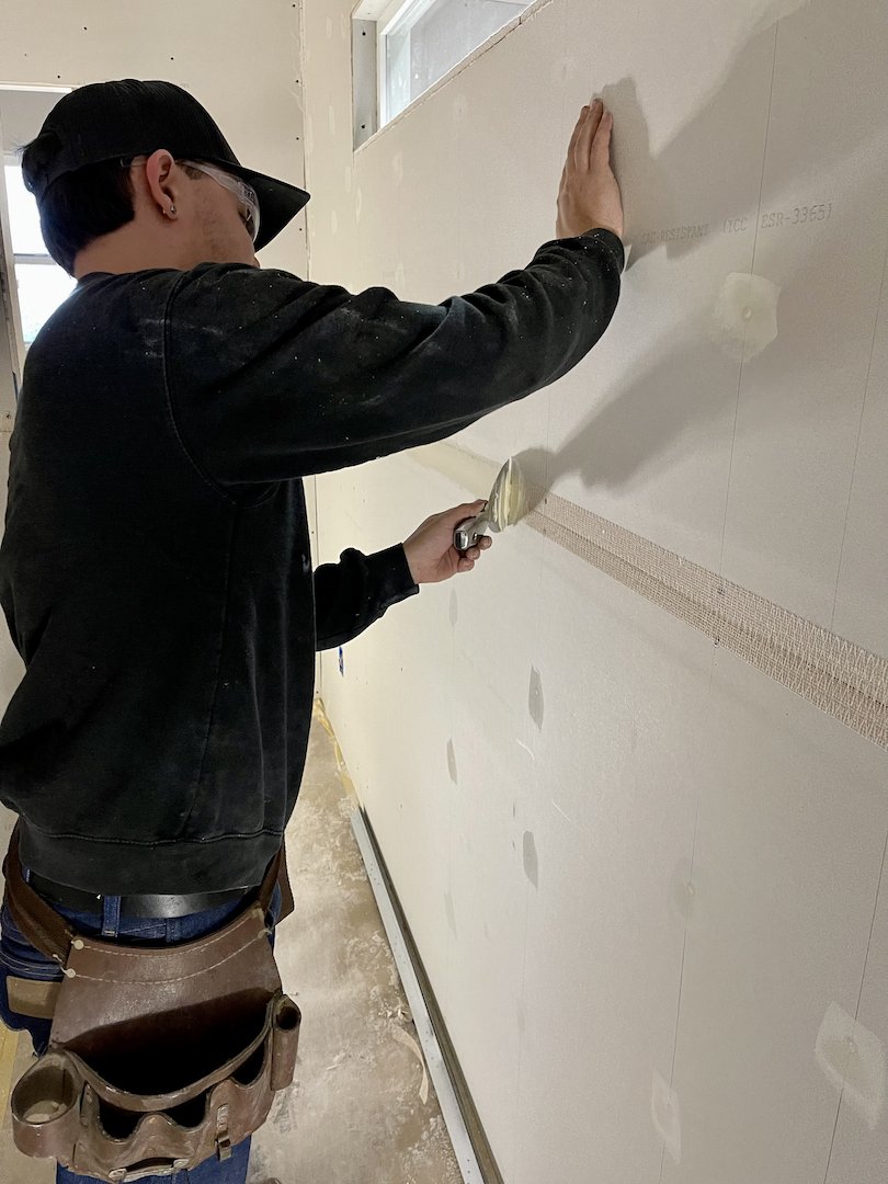 OpTinyHome's tweet photo. We know that we could not have gotten this far without the help of our community partners. We are grateful for the generosity of companies like @usgcorp, whose drywall donation has supported us in achieving our goal of providing affordable housing. Thank you, USG!
#USGBuildIt https://t.co/94vWbWq02s