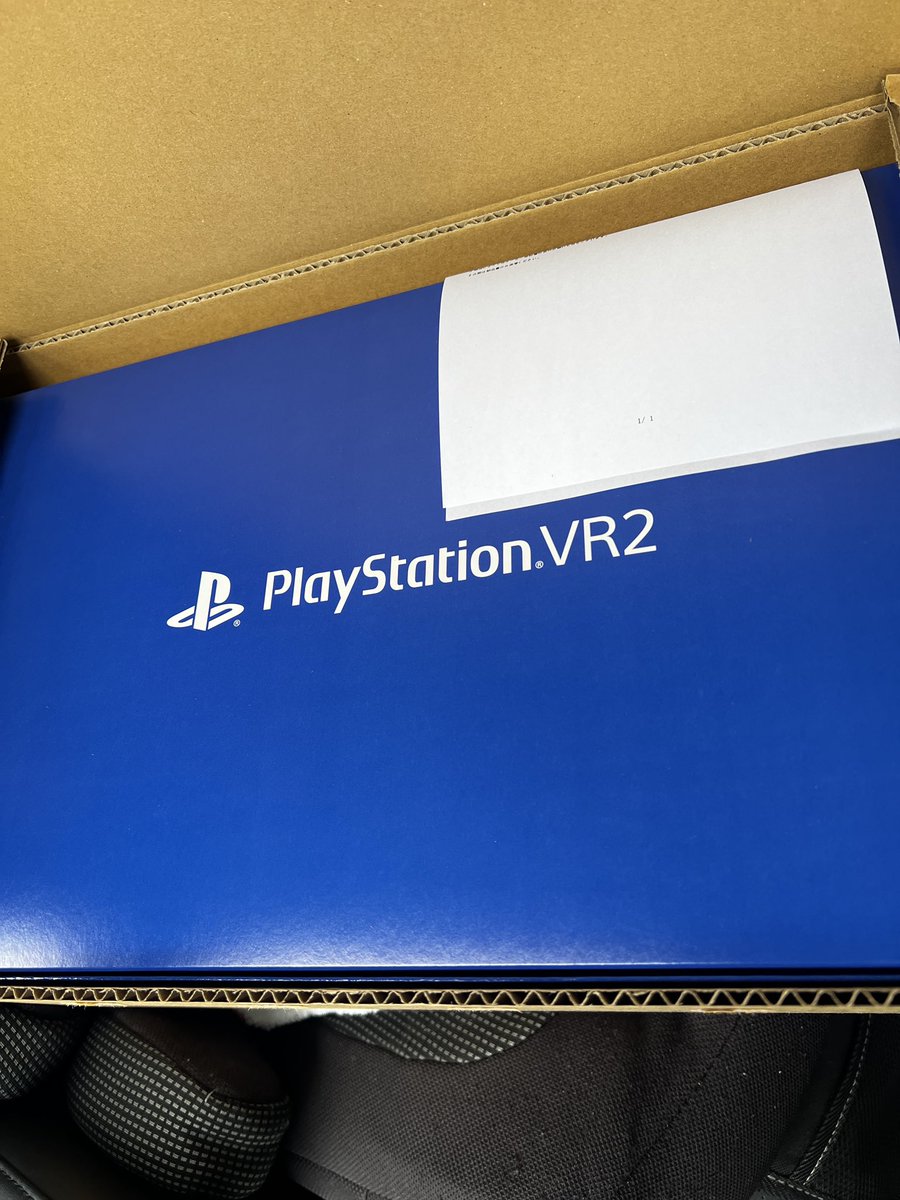 tk2_style's tweet photo. PSVR2到着ー！
月末にはおそらくHTC VIVE XR ELITEも届くはずなので…
数日中に　LG 48GQ900もレビューしまーす！
しばらくサボってたのて気合い入れていきます！

https://t.co/uEiEEYA1TB https://t.co/or27SXTsbi