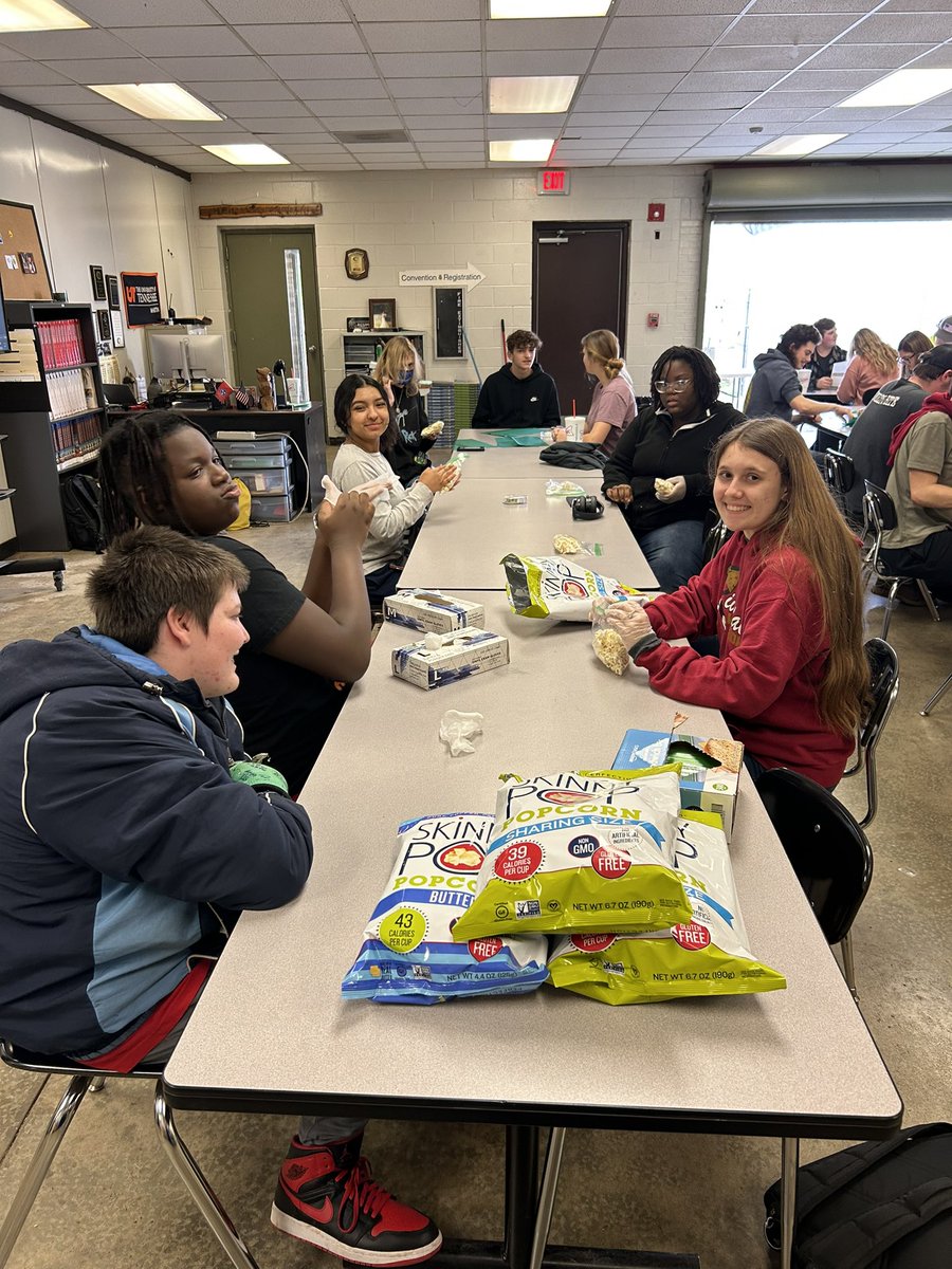 RiverdaleFFA's tweet photo. Tonight for National FFA Week, we had our community service project night!! Teachers be sure to check your mail box this week! 💙💛💙💛

@RiverdaleHighTN https://t.co/kbP34vhwBz