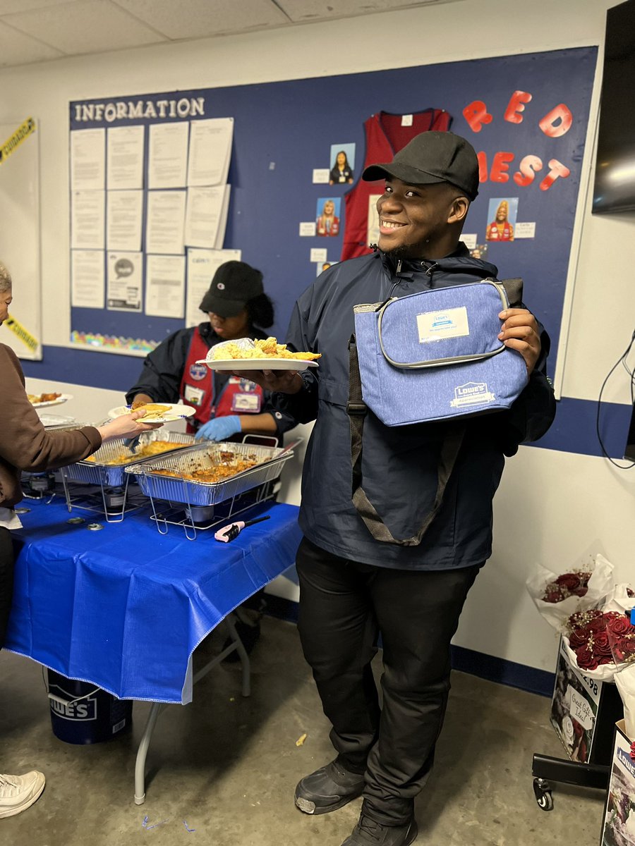 ShrnBrewster's tweet photo. Today  was All About our Safety party !!💛💙 everyone participated in our safety games , team lifting demonstrations ,  great prizes for the team !! ✨@Houghton1366 @ApsmTroy @michaelO1366 @GeorgeArias_HR ch https://t.co/UHW1K0GQPN