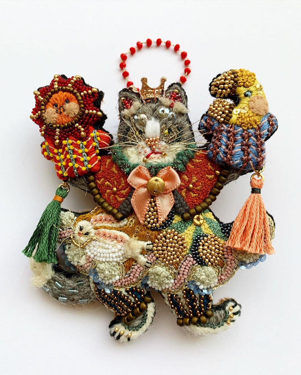 「#猫の日 に因んで刺繍の猫ちゃんたち。猫は結構よく作る動物#刺繍 #embroi」|シロのイラスト