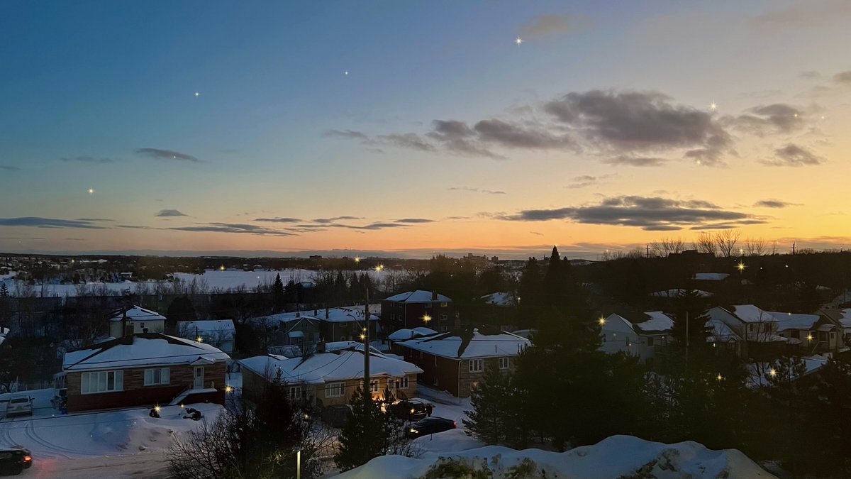 HeyItsMeMissJT's tweet photo. Starry Night. #NaturesVanGogh #SunsetVersion #RamseyLake #DaysAreGettingLonger #CityLights #PrettyNights A great display to end the day. #WinterPics โจ๐๐๐งก๐โจ https://t.co/l1hDExglWK