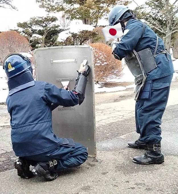 不審物件調査中 