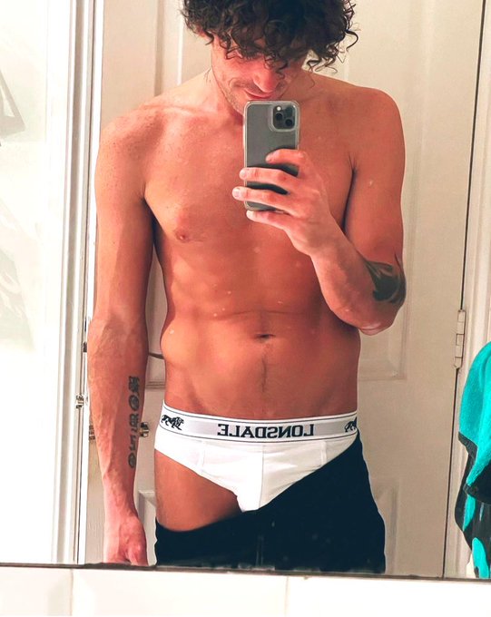 Peek a boo 😜 https://t.co/lbfeTLwuVz<a href="/tag/bestballsontwitter"class="tags"><span>#bestballsontwitter</span></a>