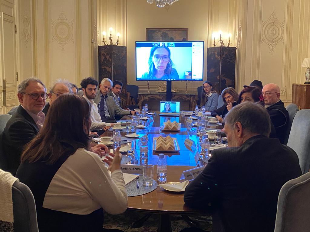 AnaFranchi3's tweet photo. En #Londres me reuní con la red #RAICES, investigadoras e investigadores argentinos radicados en Reino Unido y conversamos sobre sus experiencias y posibles oportunidades de cooperación entre ambos países en función del trabajo de cada uno/a.
#Ciencia para el #Desarrollo https://t.co/64VbrABICH