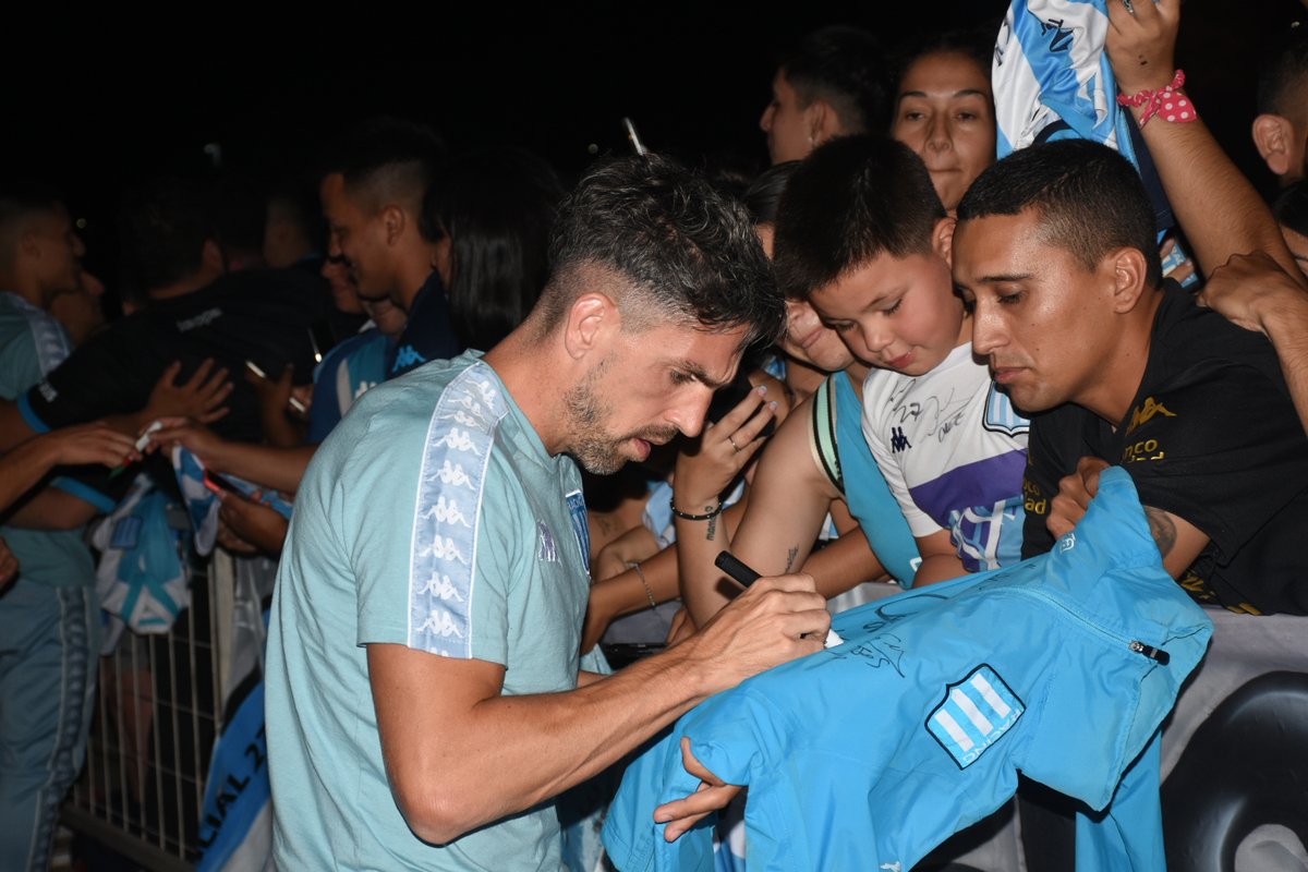 RacingClub's tweet photo. ¡Gracias, Chaco, por tanto amor!

Racing en todos lados 💙 🇦🇷 https://t.co/Ng1OEXbmfz