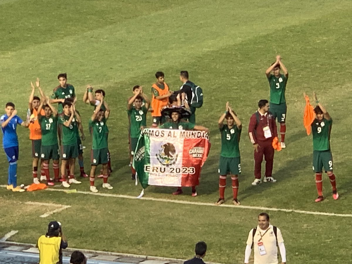 ConsulMexGuate's tweet image. ¡Nos vamos al Mundial #Perú2023! 🇲🇽 3 🇸🇻 0. ¡Felicidades @miseleccionmx #Sub17! @SRE_mx @m_ebrard @EmbaMexGua @DDeportivaMx @FMF @fifacom_es @Concacaf