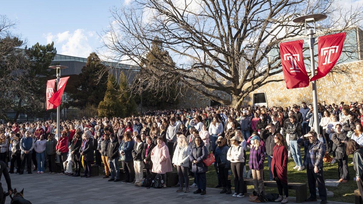 TempleUniv's tweet photo. Tonight, the Temple community came together for a vigil at the Bell Tower to honor and remember the life of fallen Temple University Police Officer Christopher David Fitzgerald. https://t.co/eqpePQgPfe
