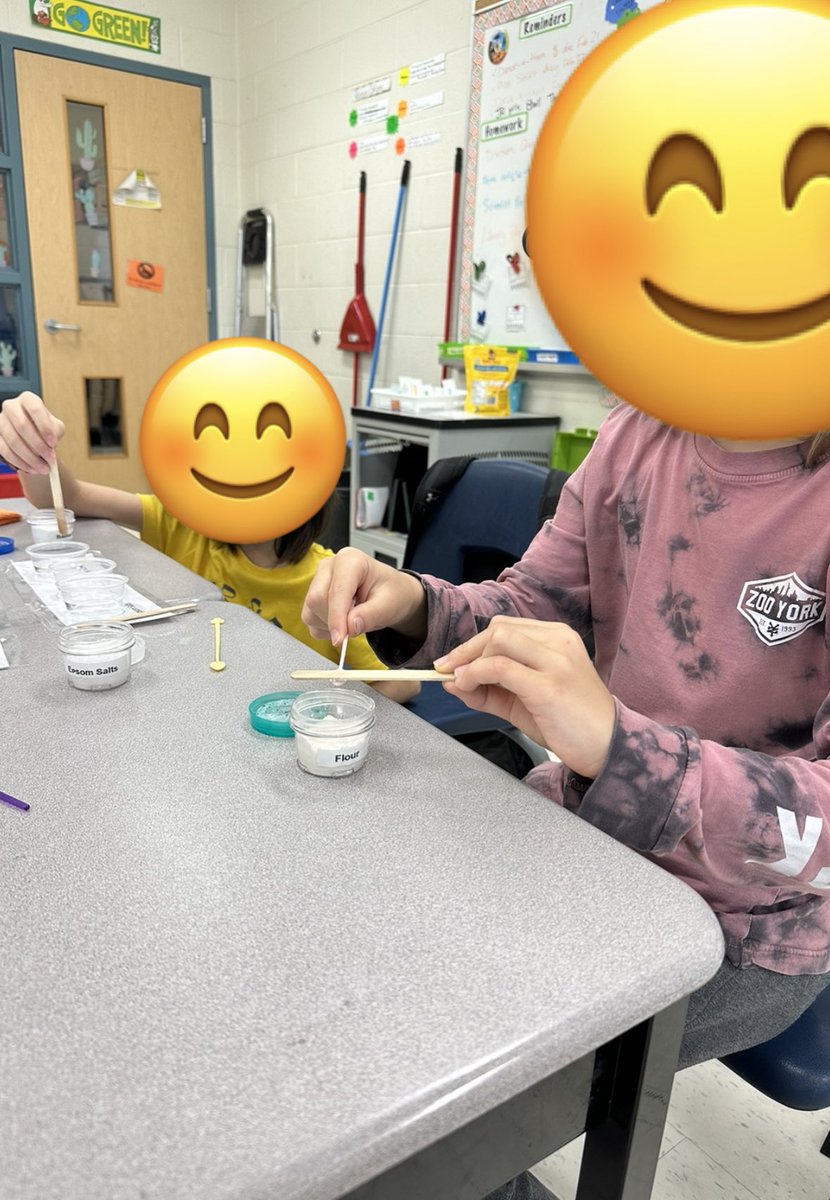 utormeg's tweet photo. Thank you @Sci_in_School for engaging my amazing #Scientists in inquiry-based chemistry experiments today! 🧪⚛️👩🏽‍🔬🧑🏻‍🔬 @WinchesterDDSB https://t.co/RdemmJzqi3
