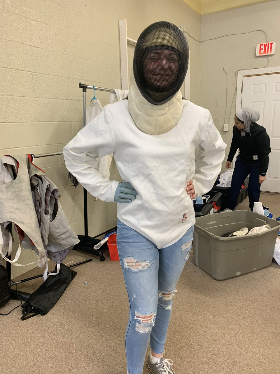 Coach_Marlatt's tweet image. @SiegelHighStars On Guard! French Club field trip to experience the French sport of fencing.  Touché!