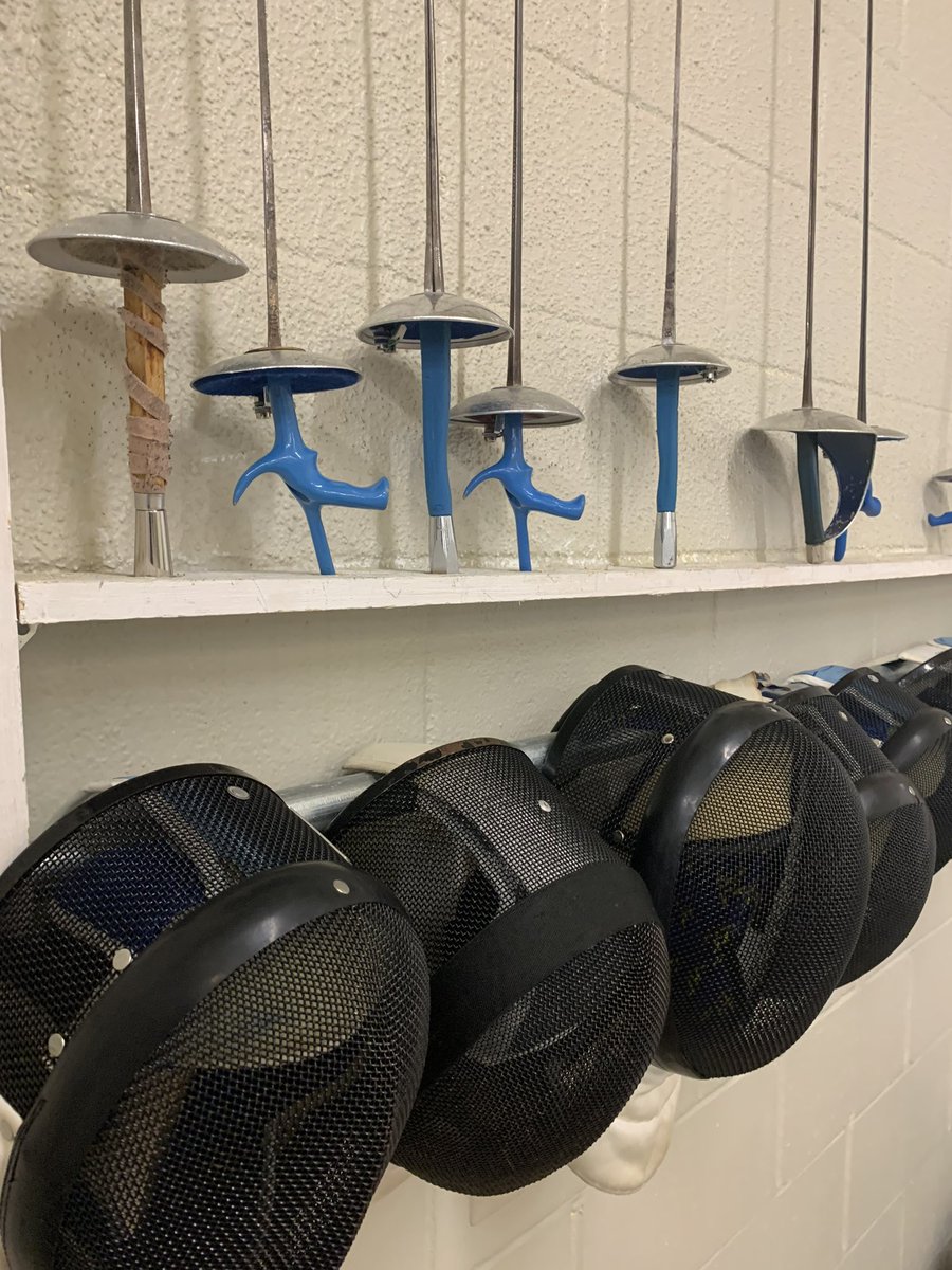 Coach_Marlatt's tweet image. @SiegelHighStars On Guard! French Club field trip to experience the French sport of fencing.  Touché!