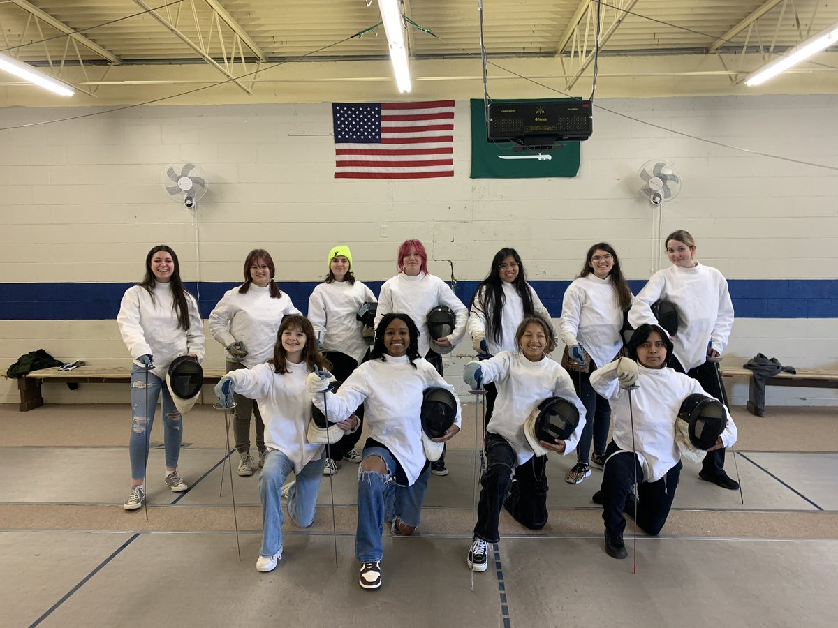 Coach_Marlatt's tweet image. @SiegelHighStars On Guard! French Club field trip to experience the French sport of fencing.  Touché!