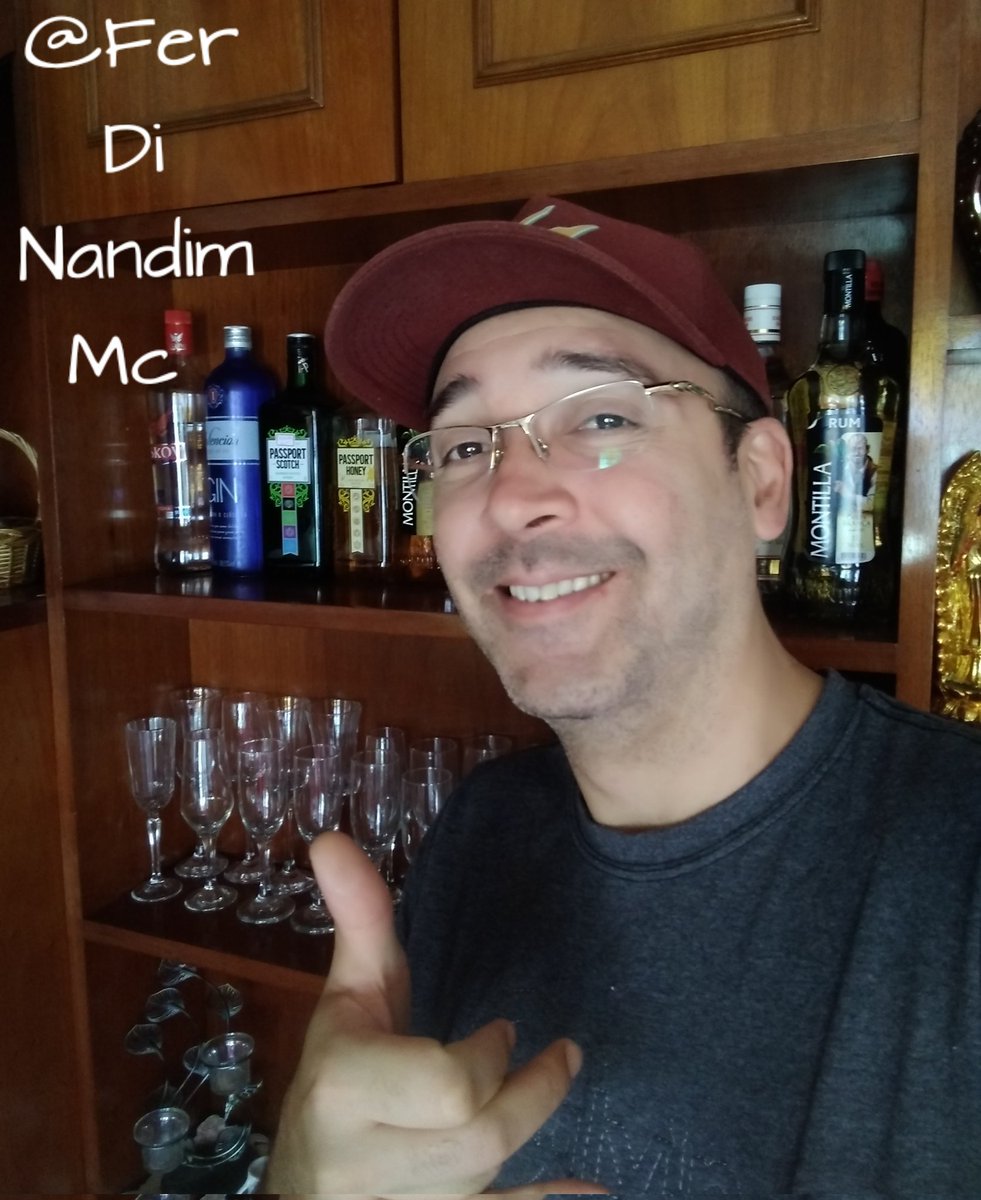 MCJosephMR1's tweet photo. Salve salve 🤙🏻 bloco da goma 😆
#Bloquinho #house #home #casa #passport #whisky #jackdaniels #drink #drinks #birita #RedBull #Carnaval2023 #Carnaval https://t.co/DyeQdroVAa